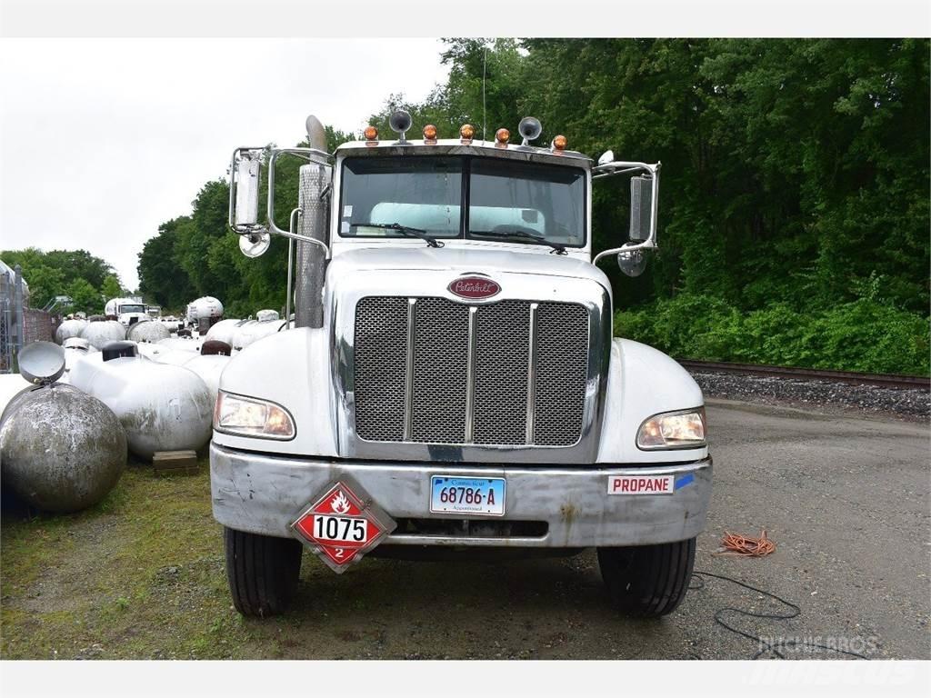 Peterbilt 335 شاحنات أخرى