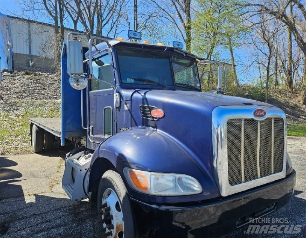 Peterbilt 337 شاحنات مسطحة/مفصلية الجوانب