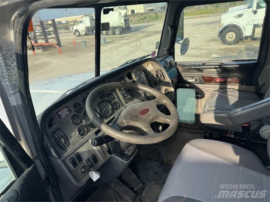 Peterbilt 367 شاحنات أخرى