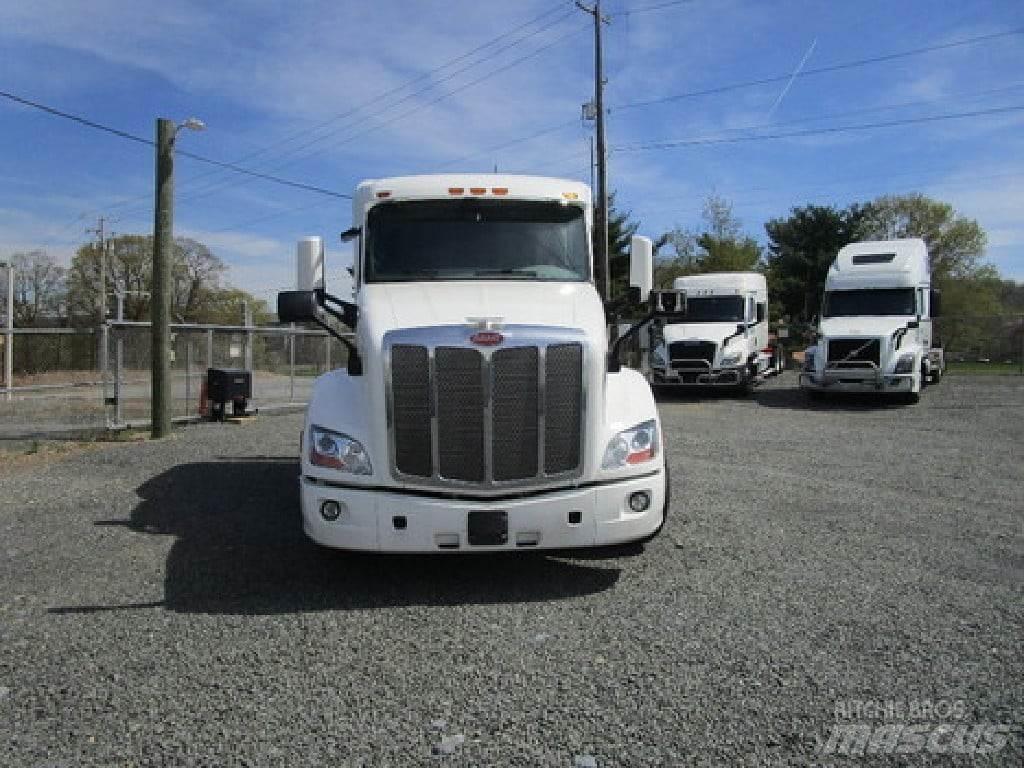 Peterbilt 579 وحدات الجر