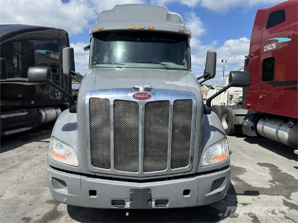 Peterbilt 579 وحدات الجر