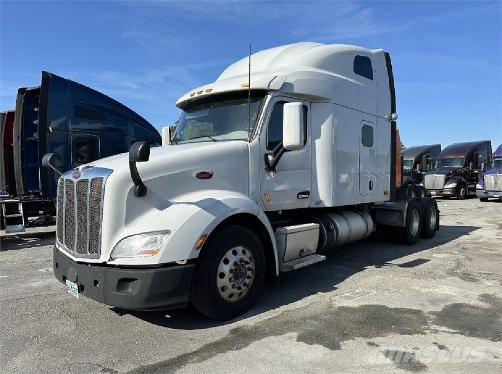 Peterbilt 579 وحدات الجر