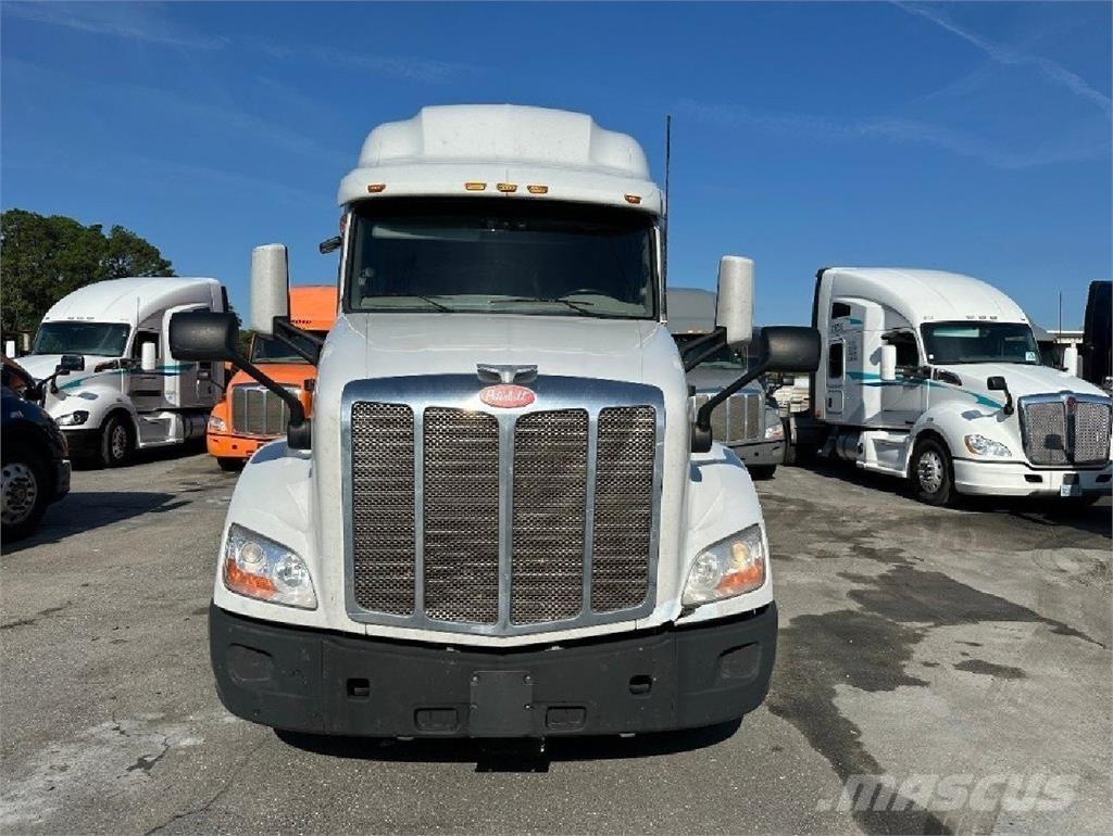 Peterbilt 579 وحدات الجر