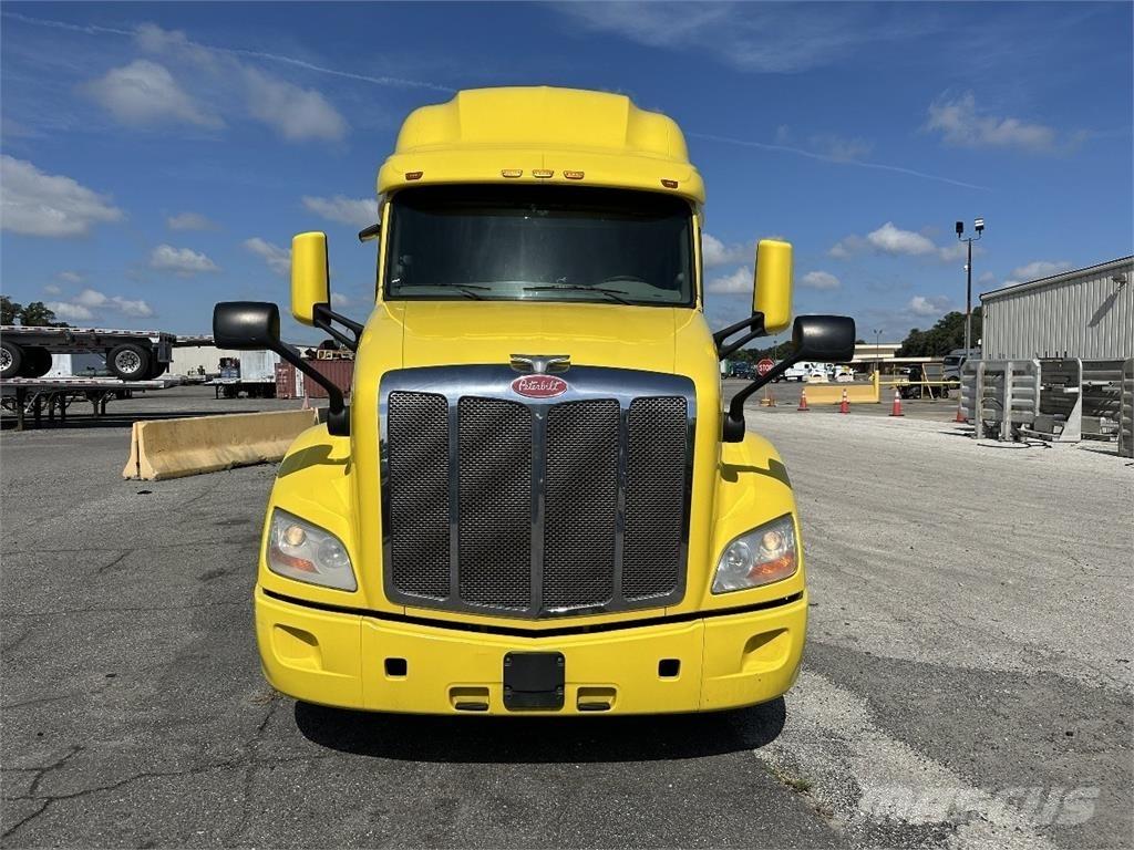 Peterbilt 579 وحدات الجر