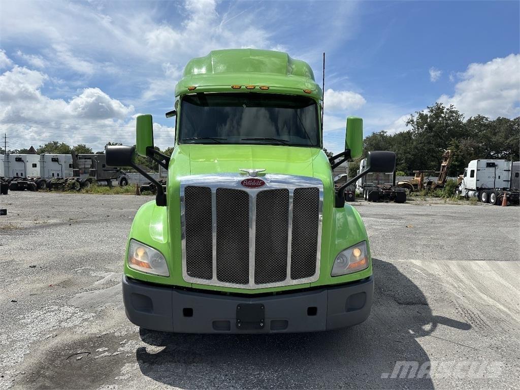 Peterbilt 579 وحدات الجر