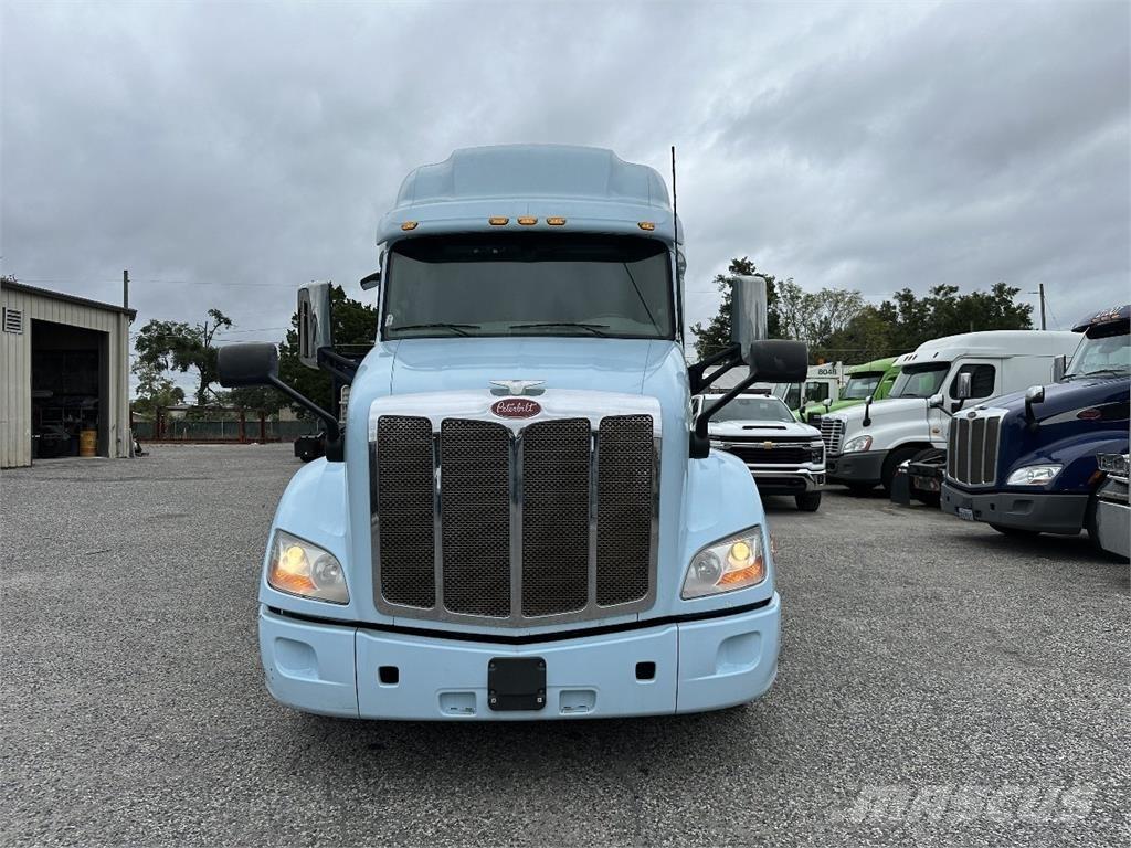 Peterbilt 579 وحدات الجر