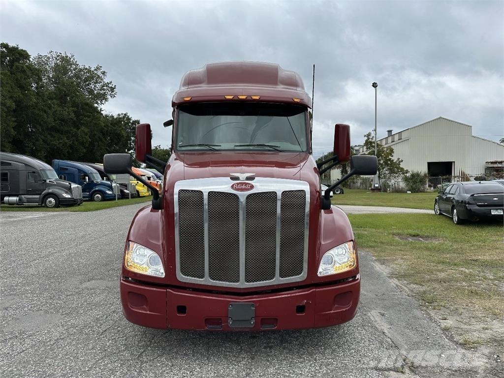 Peterbilt 579 وحدات الجر