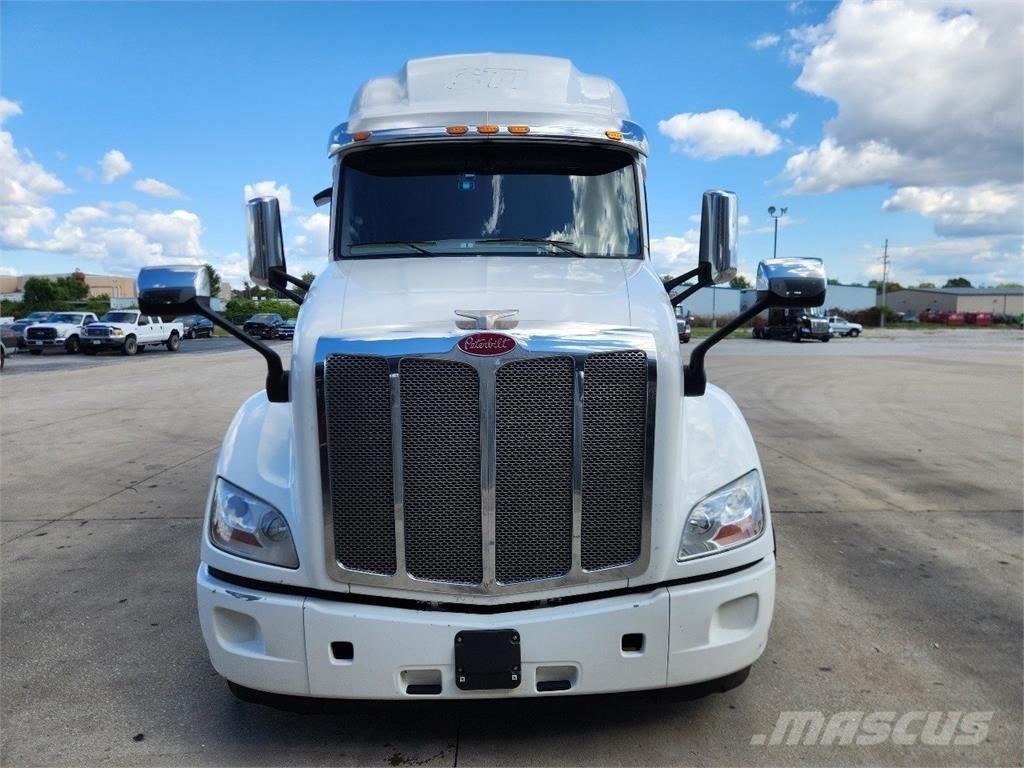Peterbilt 579 وحدات الجر