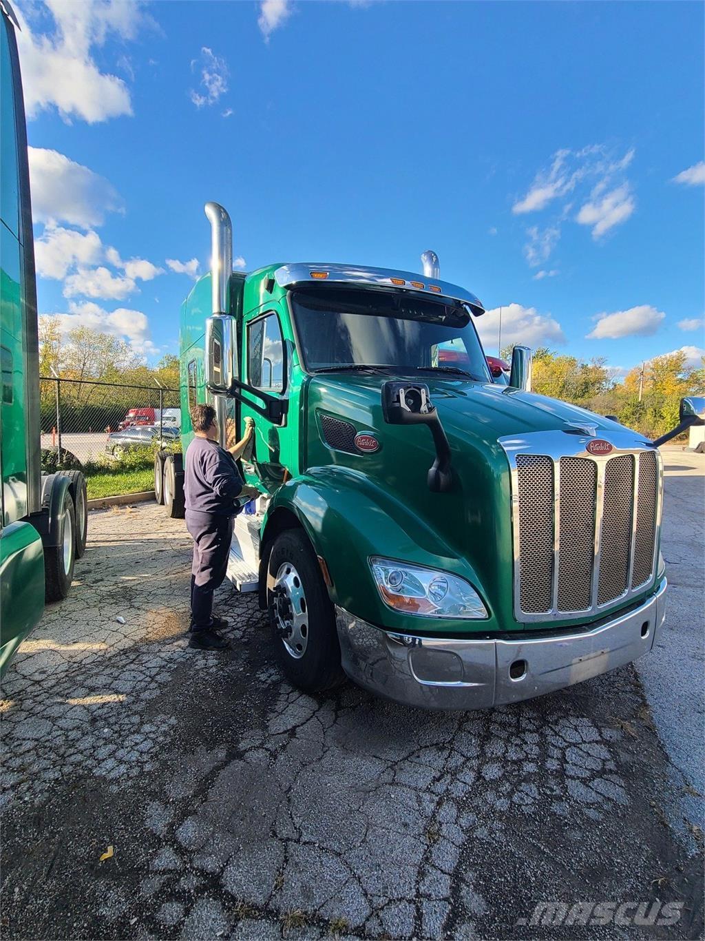Peterbilt 579 وحدات الجر