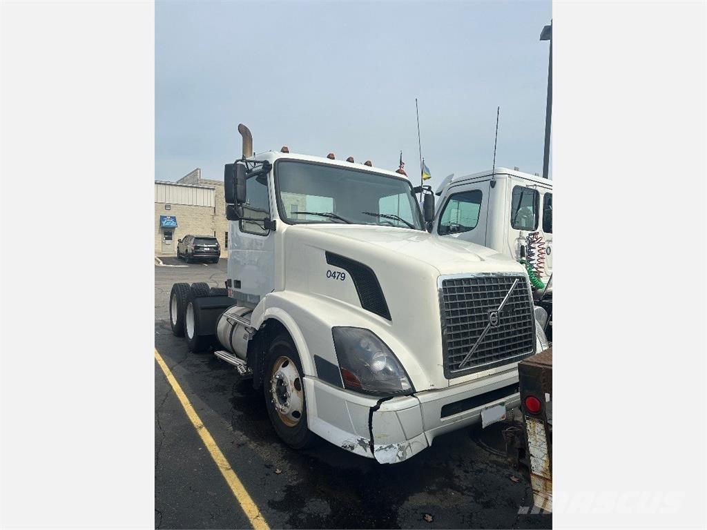 Volvo VNL وحدات الجر