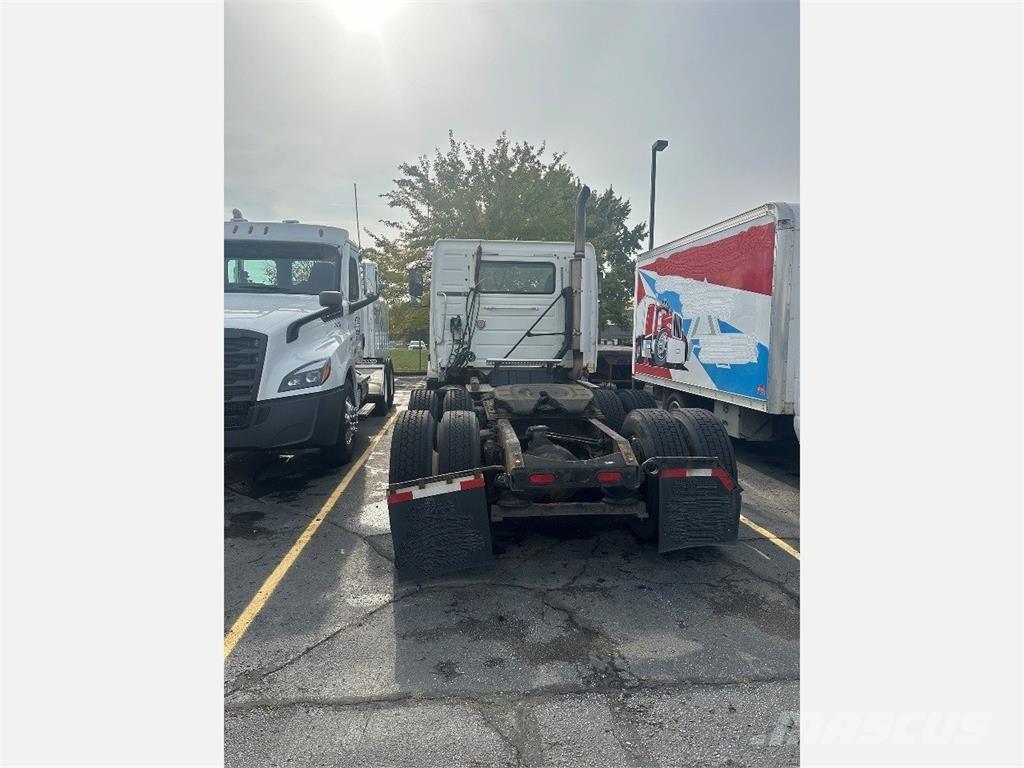 Volvo VNL وحدات الجر