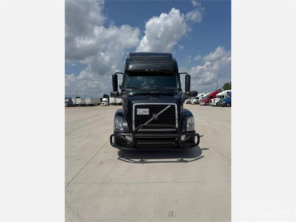 Volvo VNL 760 وحدات الجر