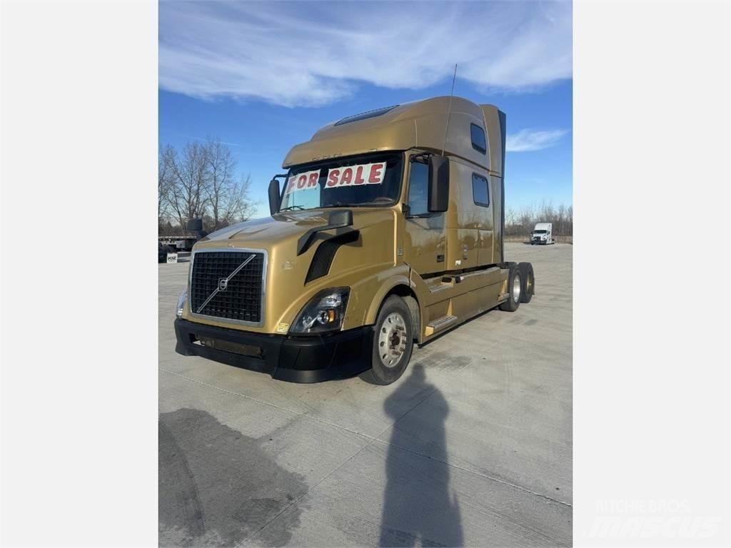 Volvo VNL 780 وحدات الجر