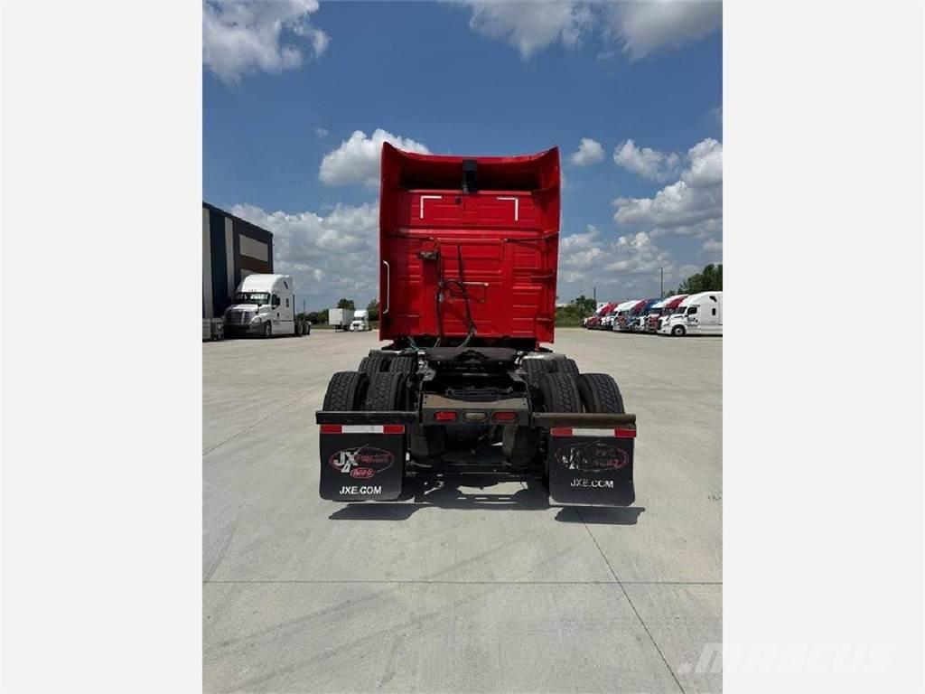 Volvo VNL 860 وحدات الجر