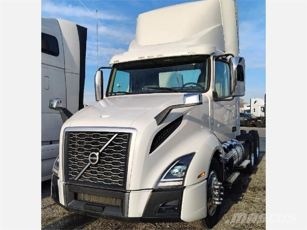 Volvo VNL300 وحدات الجر