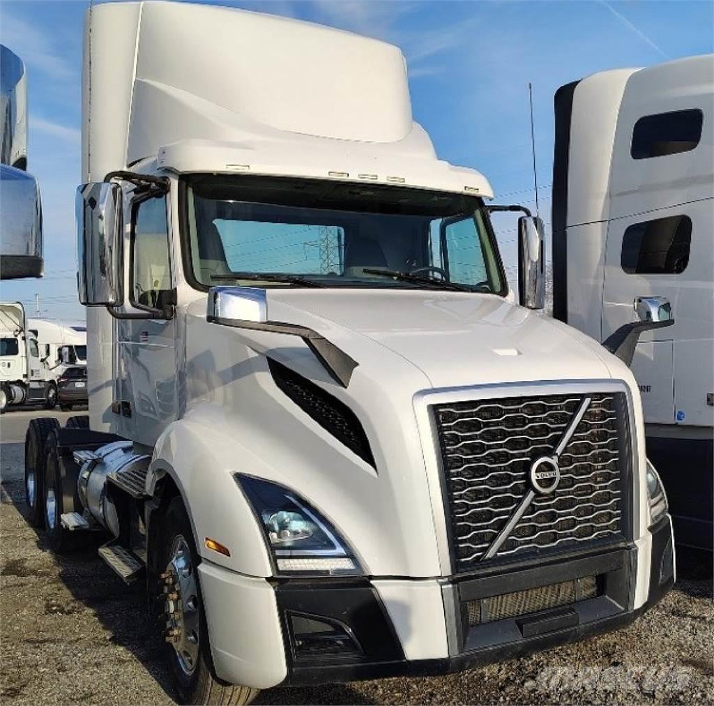 Volvo VNL300 وحدات الجر