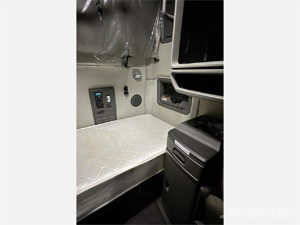 Volvo VNL64T760 وحدات الجر