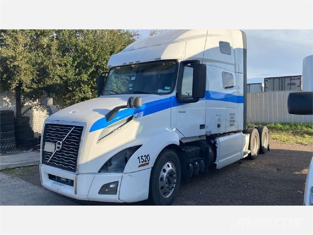 Volvo VNL64T760 وحدات الجر