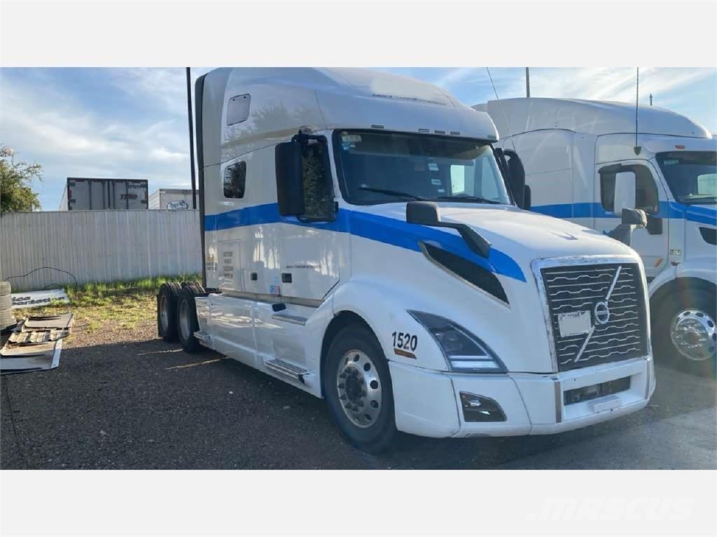 Volvo VNL64T760 وحدات الجر