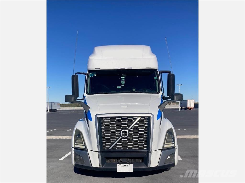 Volvo VNL64T760 وحدات الجر
