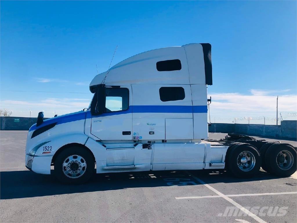 Volvo VNL64T760 وحدات الجر