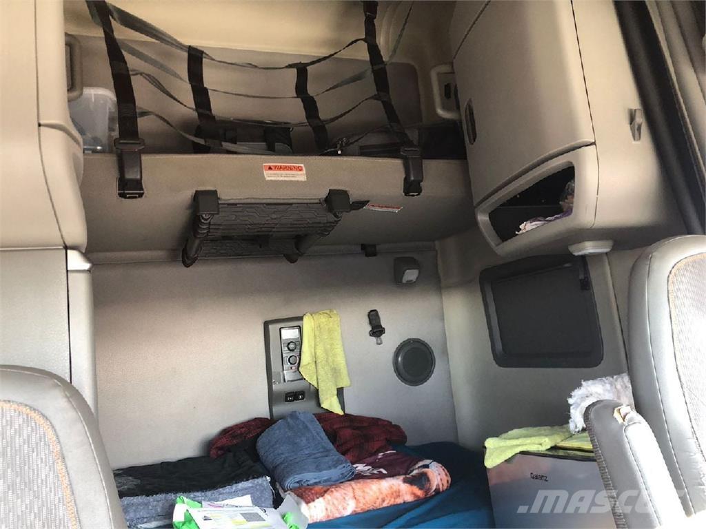 Volvo VNL64T760 وحدات الجر