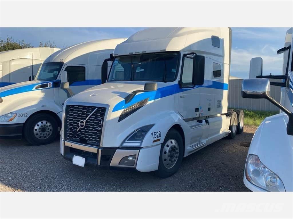 Volvo VNL64T760 وحدات الجر