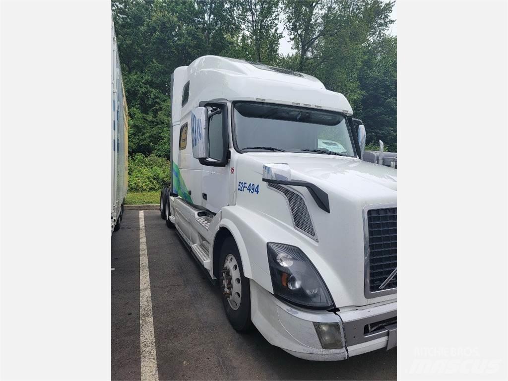Volvo VNL64T780 وحدات الجر