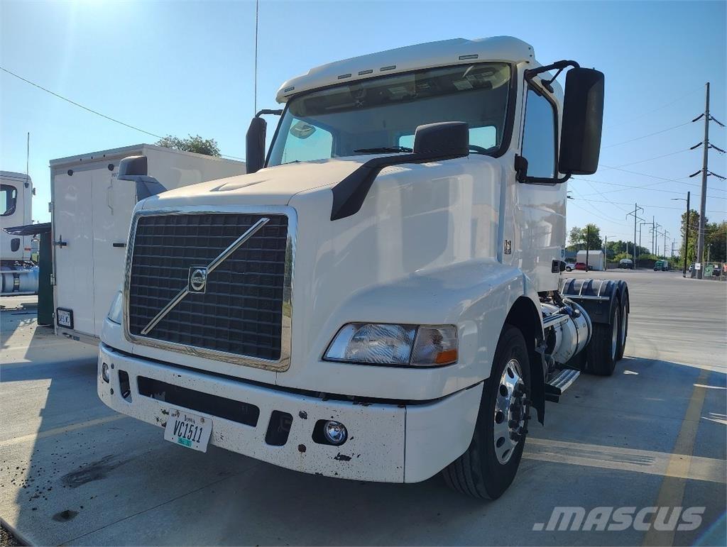 Volvo VNM64T200 وحدات الجر