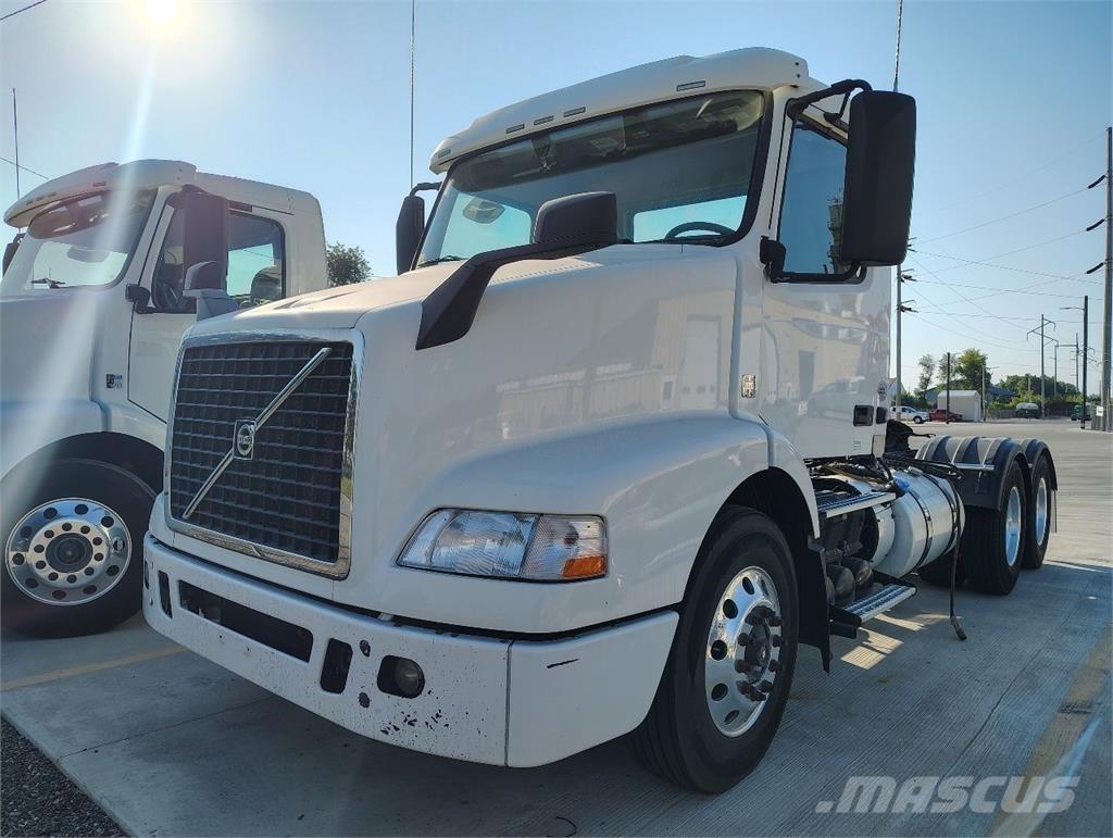 Volvo VNM64T200 وحدات الجر