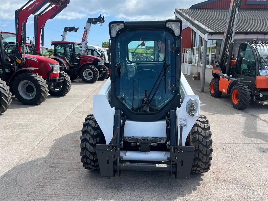 Bobcat S550 لوادر انزلاقية التوجيه