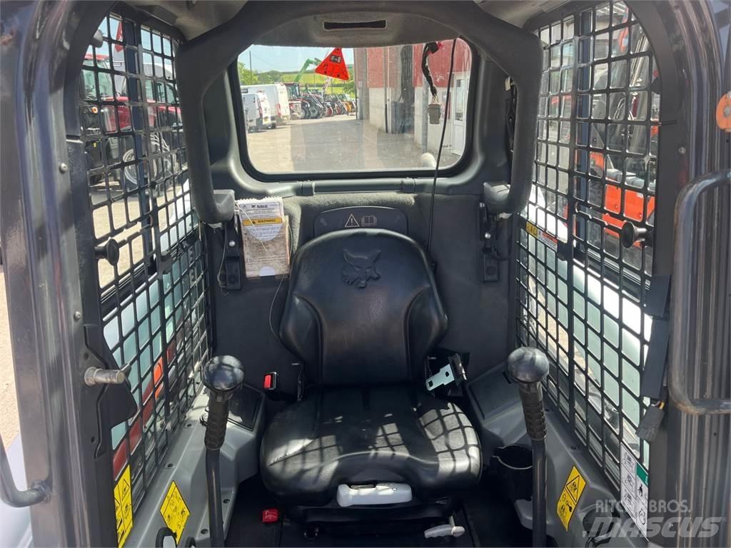 Bobcat S550 لوادر انزلاقية التوجيه