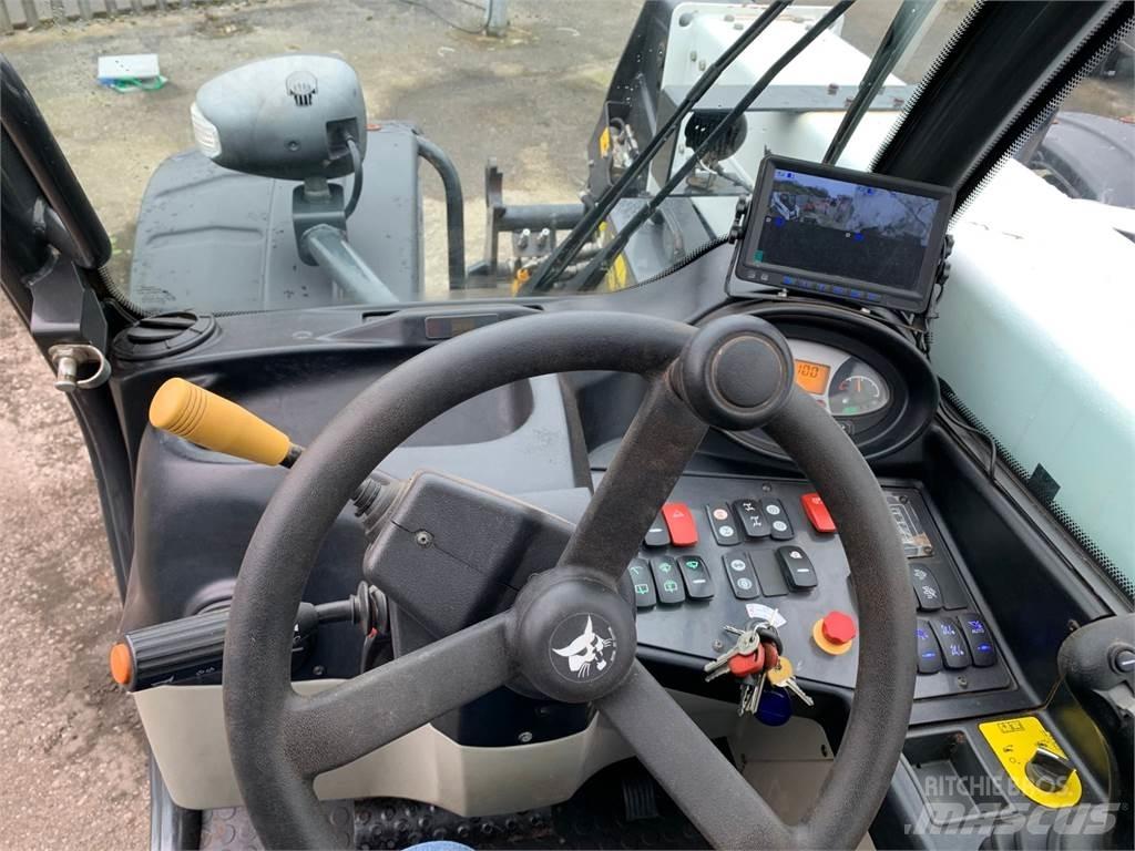 Bobcat TL30.60 مناولات متداخلة