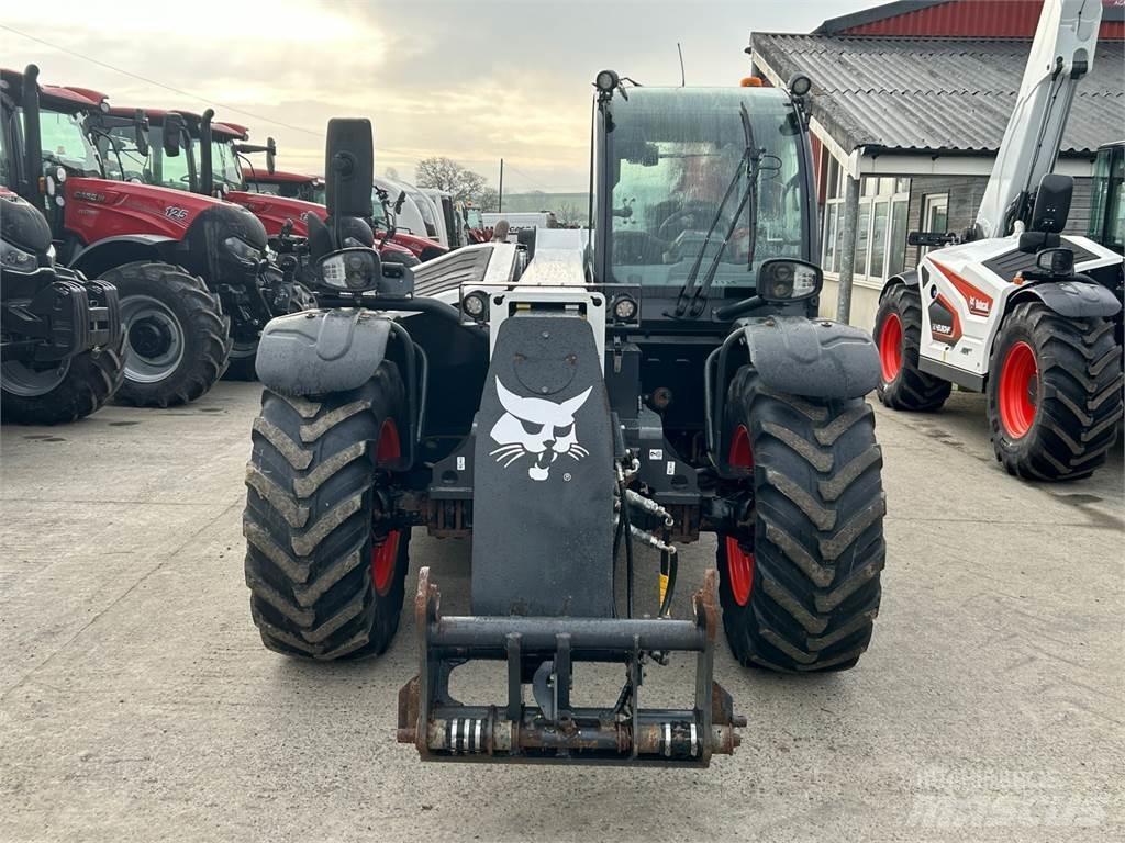 Bobcat TL30.70 مناولات متداخلة