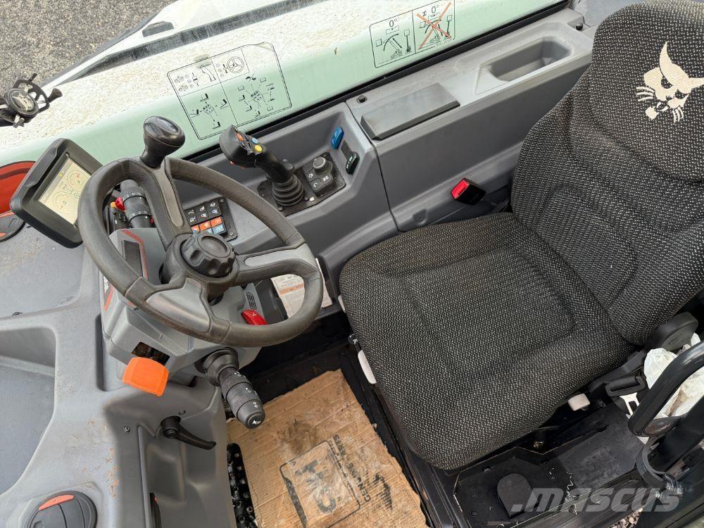 Bobcat TL30.70 مناولات متداخلة