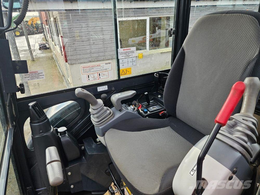 Hitachi ZX26U حفارات زحافة