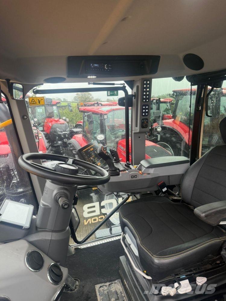 JCB Fastrac 4220 الجرارات