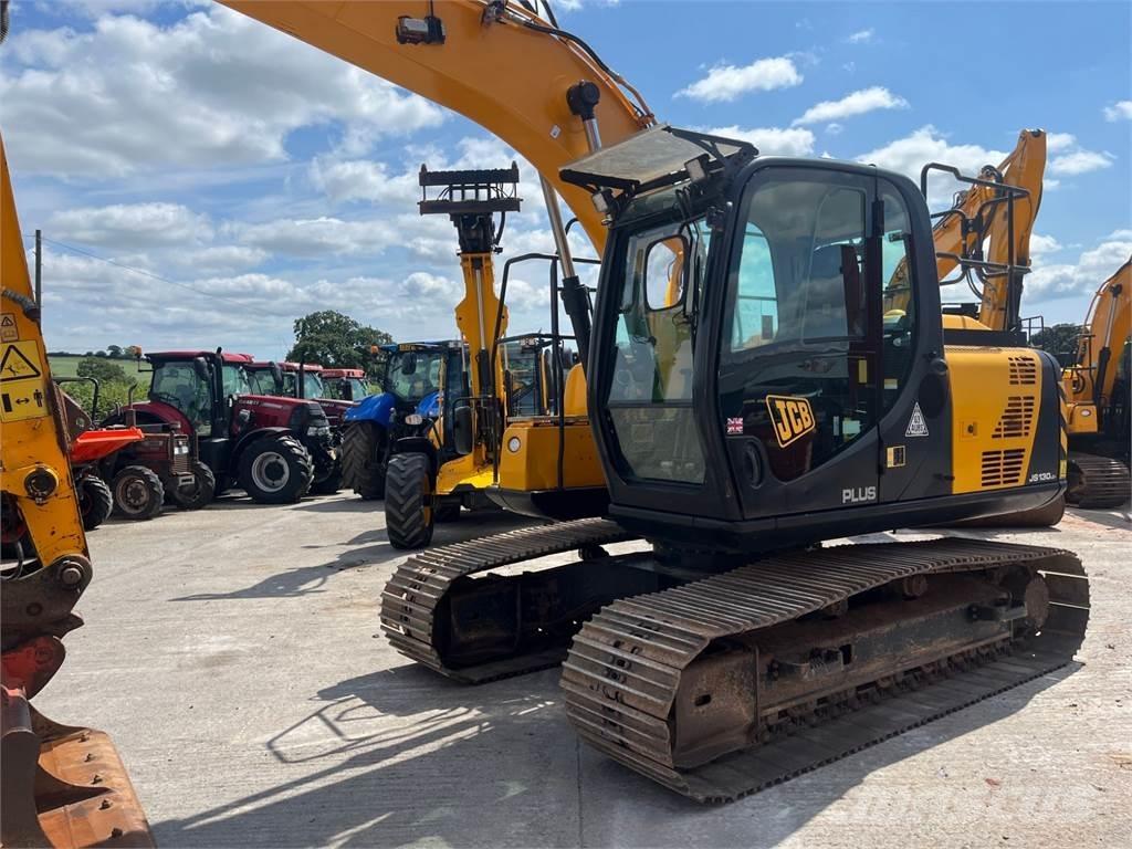 JCB JS130 LC حفارات زحافة
