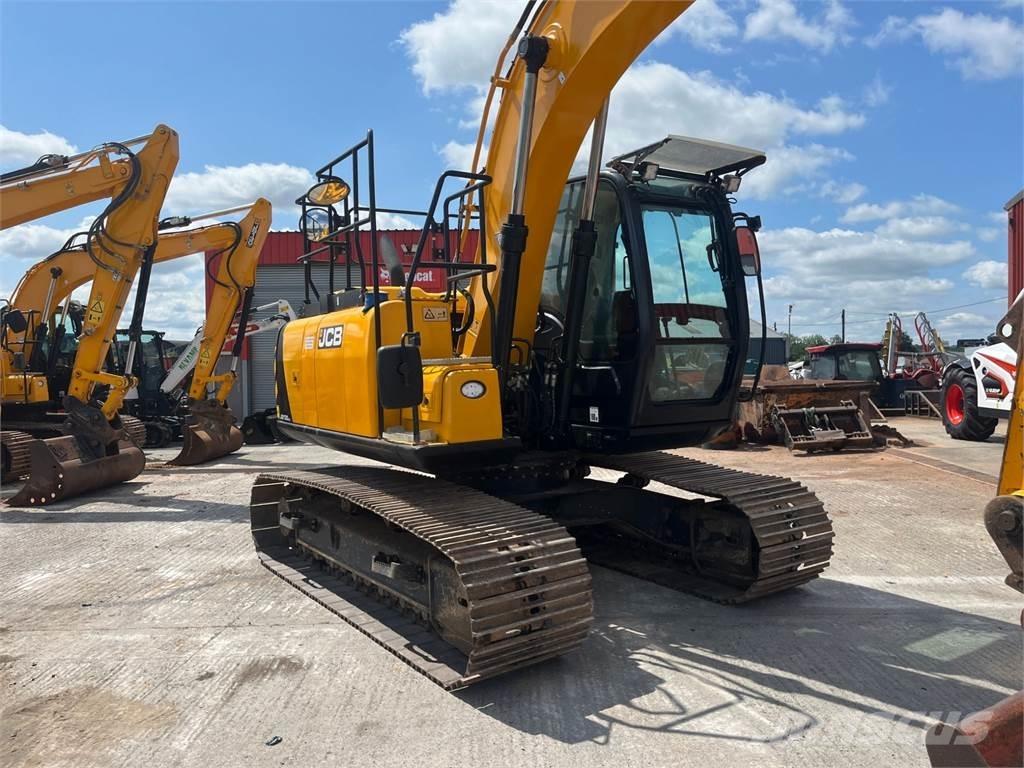 JCB JS130 LC حفارات زحافة
