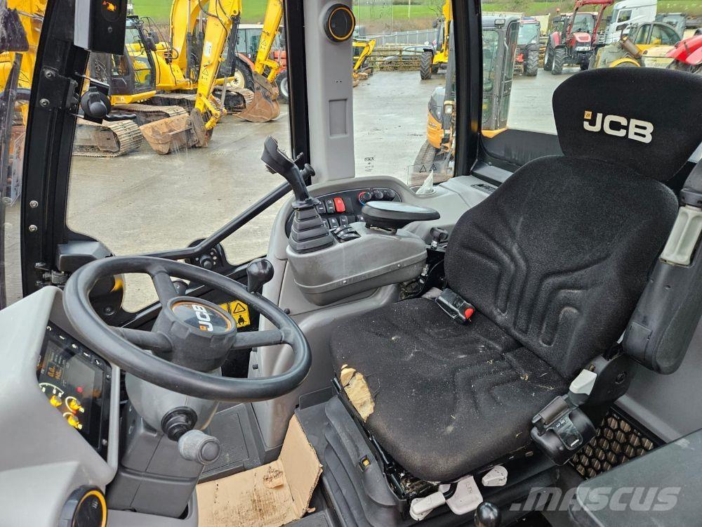 JCB TM320S مناولات متداخلة