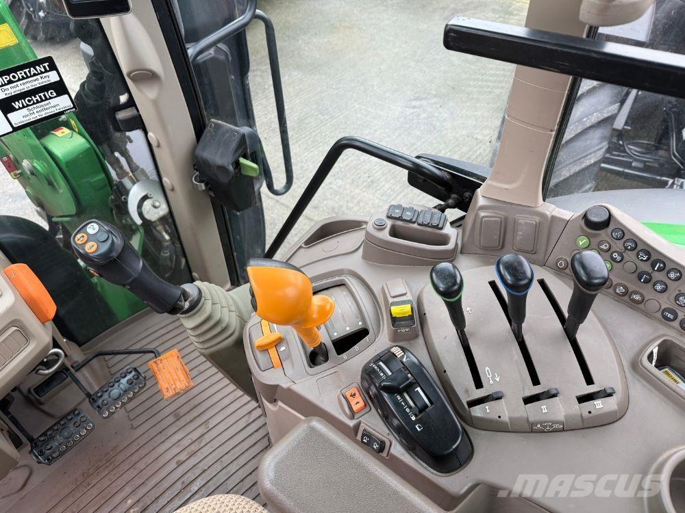 John Deere 6120M الجرارات