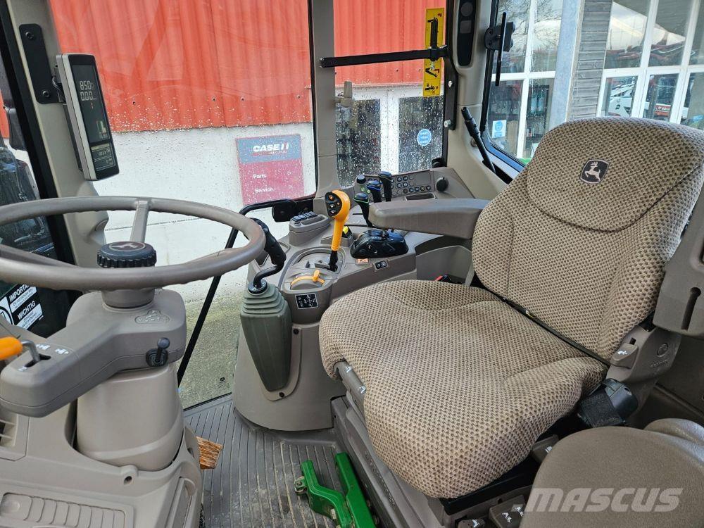 John Deere 6120M الجرارات