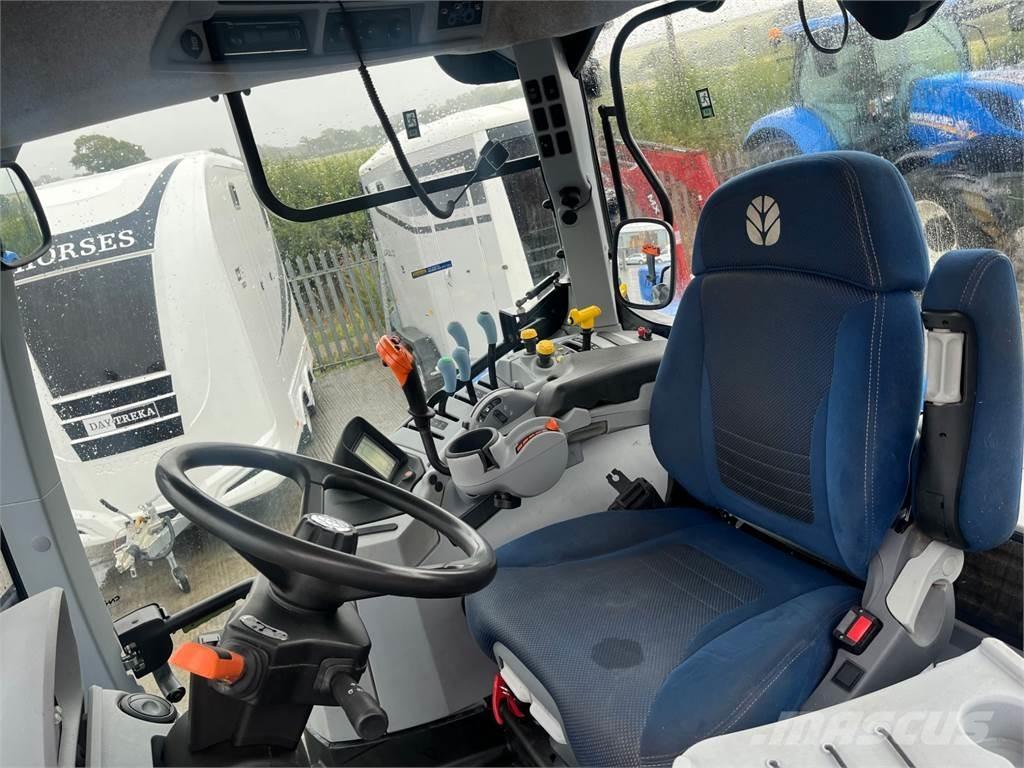 New Holland T7.210 الجرارات