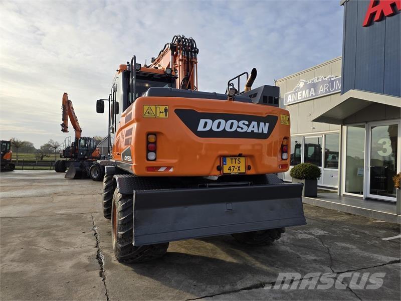 Doosan DX160W-5 حفارات بعجل