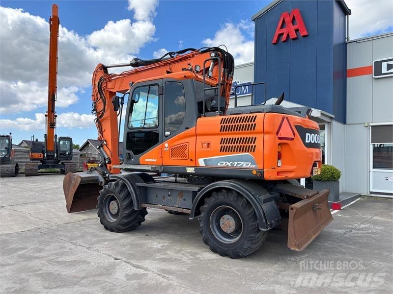 Doosan DX170W-5 حفارات بعجل