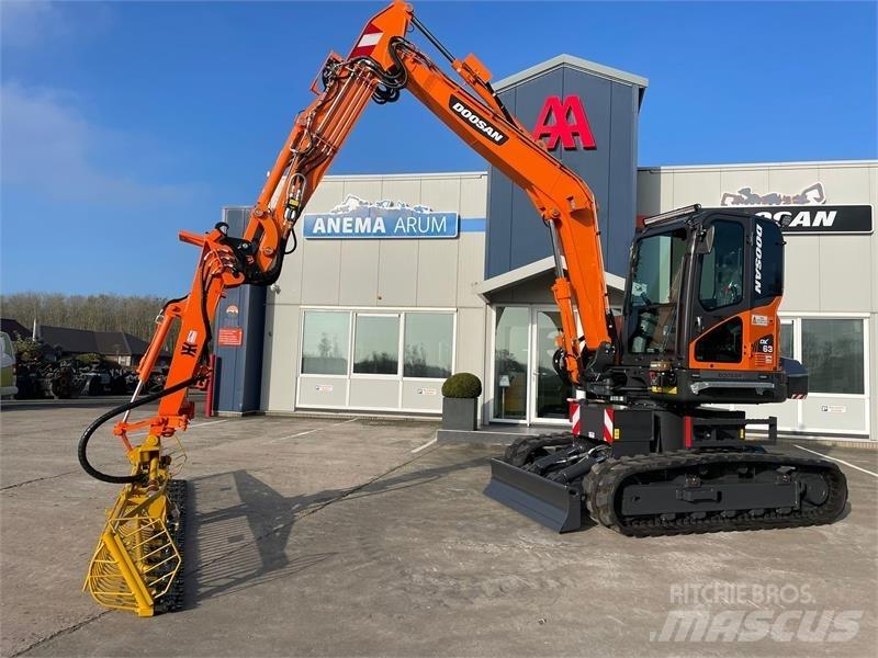 Doosan DX63-3 حفارات وسط 7 طن - 12 طن