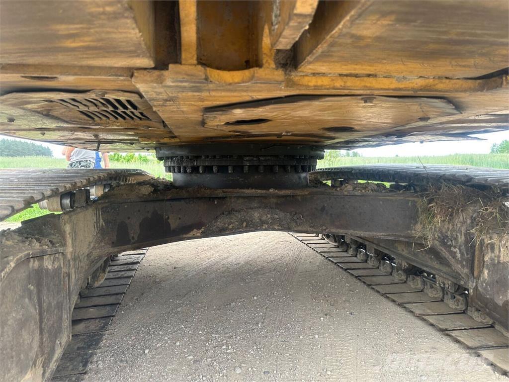 CAT 320D حفارات زحافة