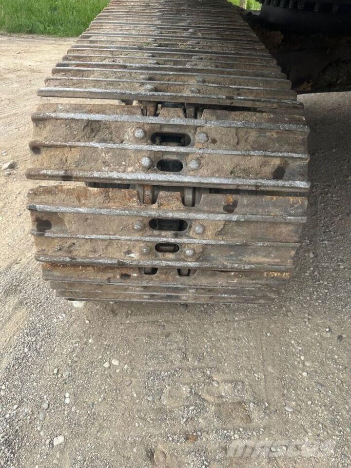 CAT 320D حفارات زحافة