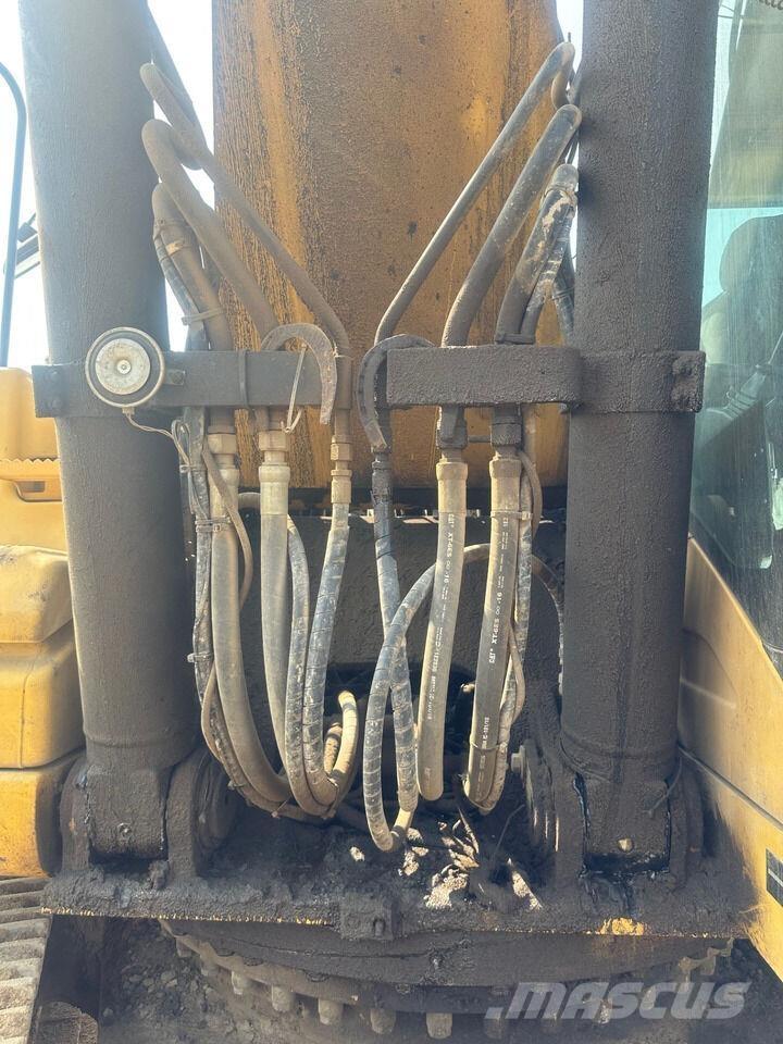 CAT 336D حفارات زحافة