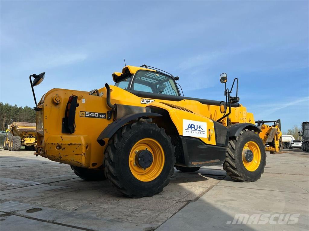 JCB 540-140 مناولات متداخلة
